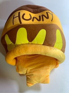 HUNNY Honey Pot Plush Cat Nest Bed - NWOT